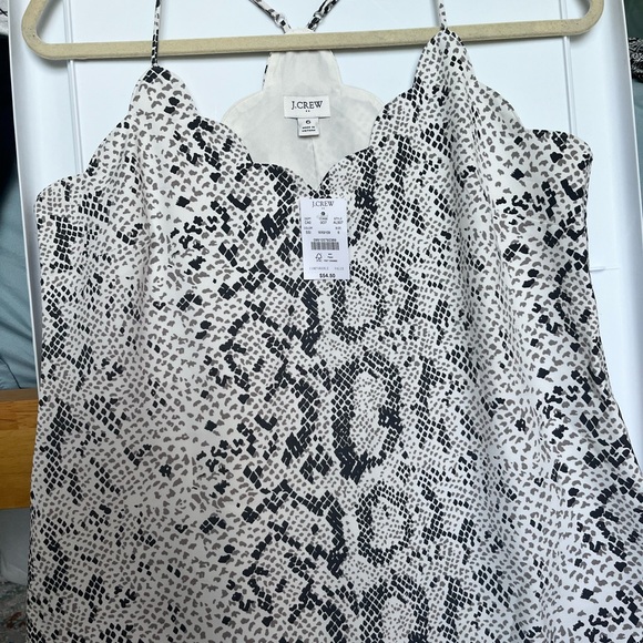 Scalloped Crepe Cami - Picture 3 of 4